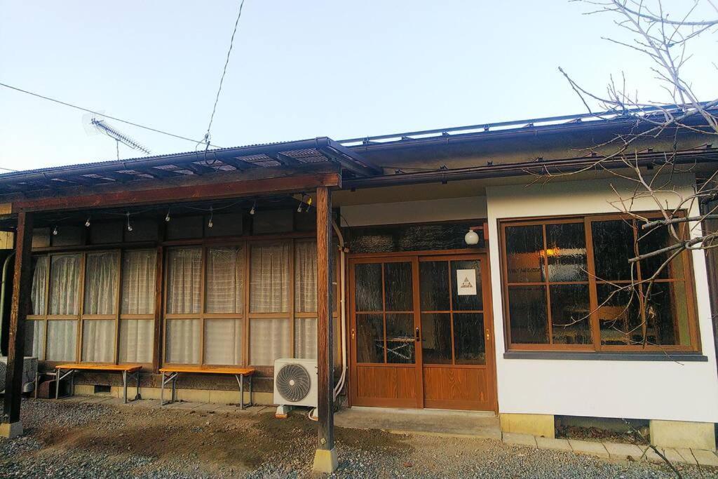 Appartement まるまる貸切一軒家 ゆっくり過ごせる民泊 武甲ステイ à Yokoze Extérieur photo